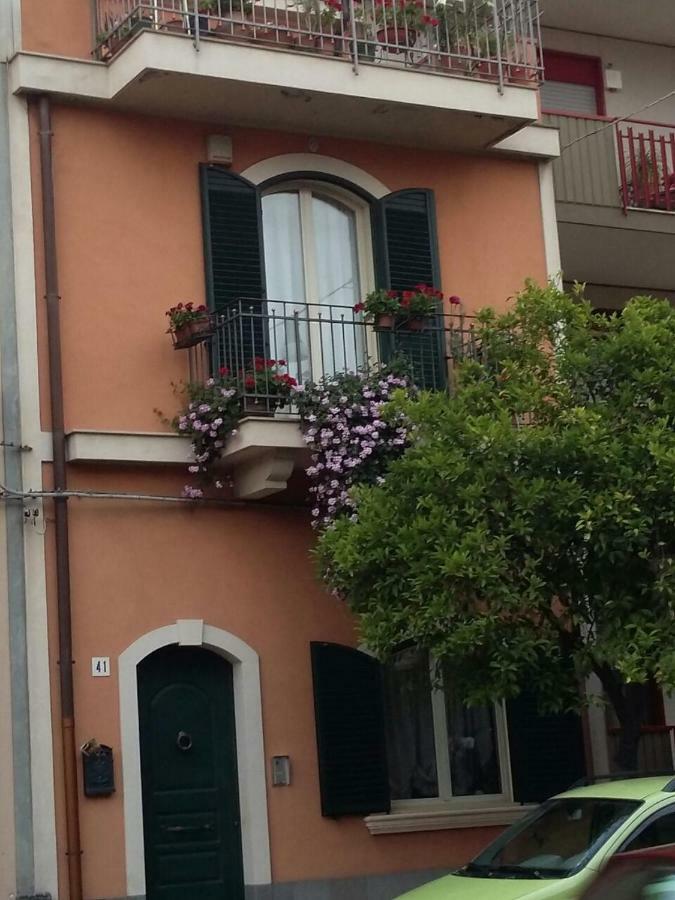 Villa Casa Vacanze Le Kenzie Riposto Exterior foto